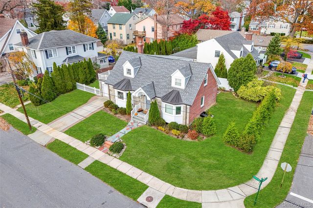 1096 Hunter Avenue, Pelham, NY 10803