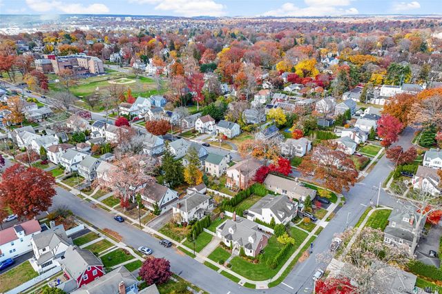 1096 Hunter Avenue, Pelham, NY 10803