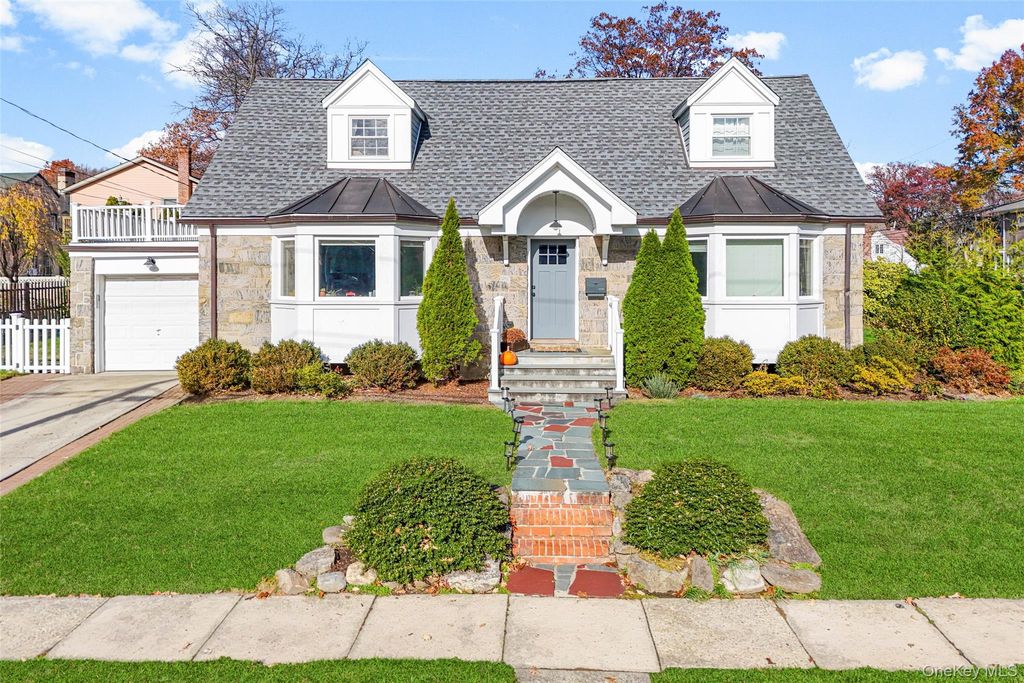 1096 Hunter Avenue, Pelham, NY 10803