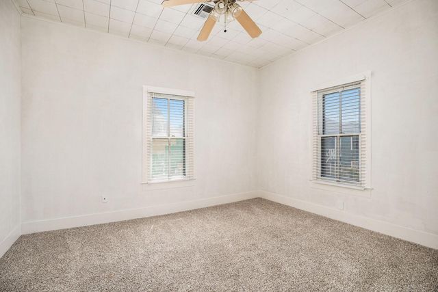 3309 Ursuline N, Galveston, TX 77550