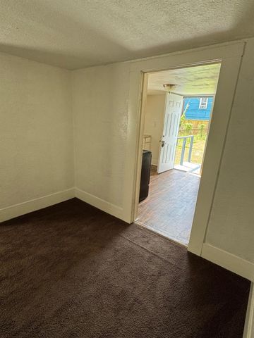 3309 Ursuline N, Galveston, TX 77550