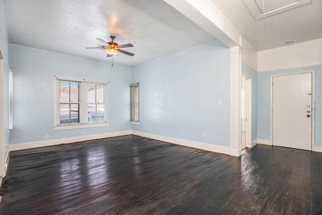 3309 Ursuline N, Galveston, TX 77550