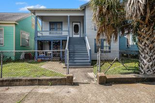 3309 Ursuline N, Galveston, TX 77550