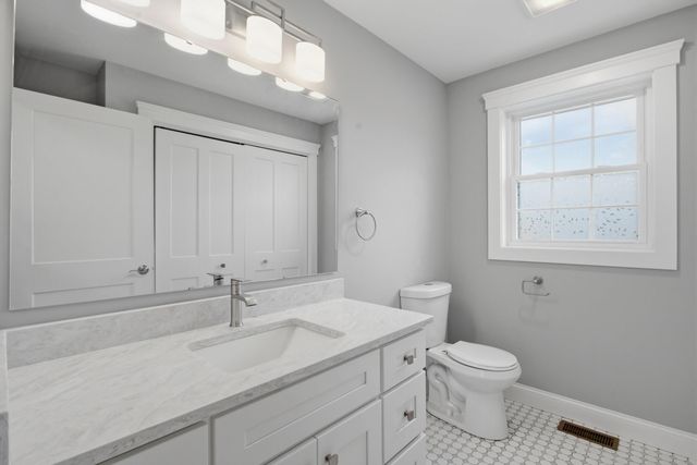 302 Straw Road, Manchester, NH 03102