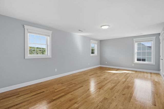 302 Straw Road, Manchester, NH 03102