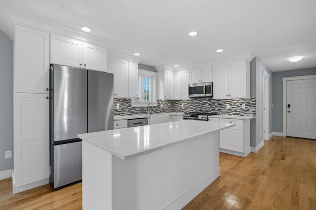 302 Straw Road, Manchester, NH 03102