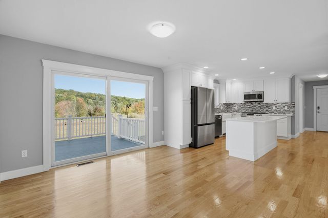 302 Straw Road, Manchester, NH 03102