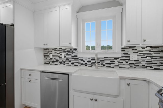 302 Straw Road, Manchester, NH 03102