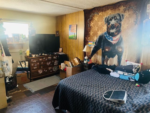 19 Oakdale St, Wareham, MA 02571