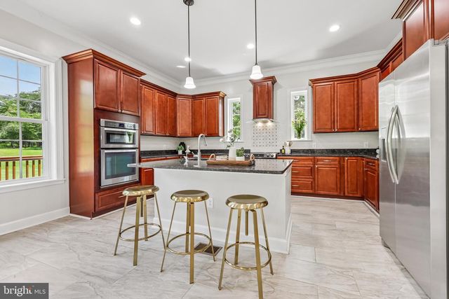12304 POPES HEAD RD, Fairfax, VA 22030