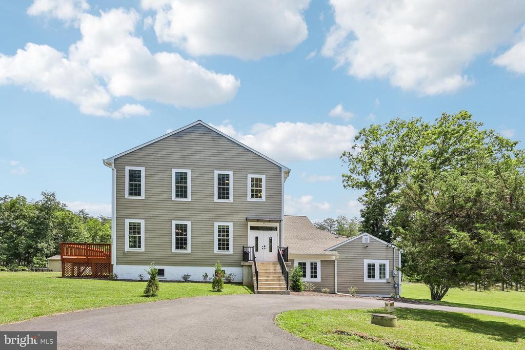 12304 POPES HEAD RD, Fairfax, VA 22030