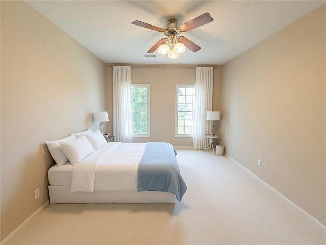 10319 N Saline Avenue, Kansas City, MO 64154