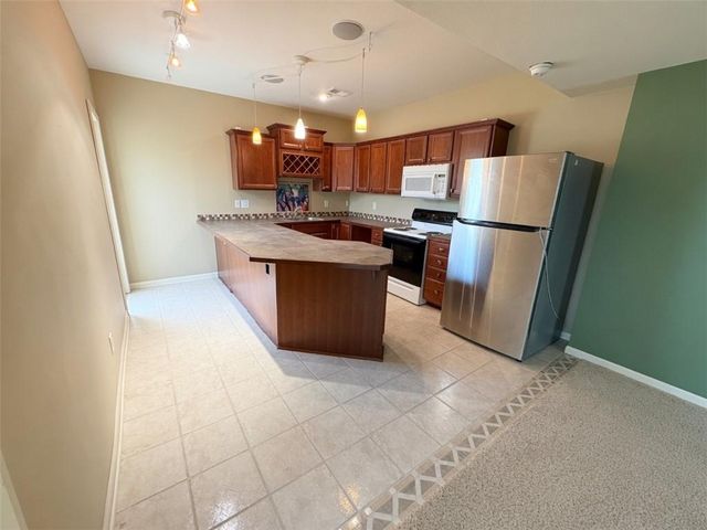 10319 N Saline Avenue, Kansas City, MO 64154