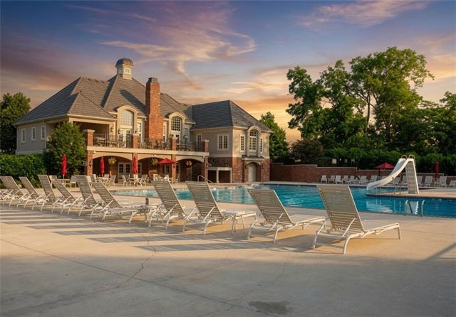 10319 N Saline Avenue, Kansas City, MO 64154