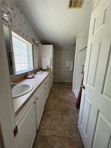 37437 GILL AVENUE, Zephyrhills, FL 33541