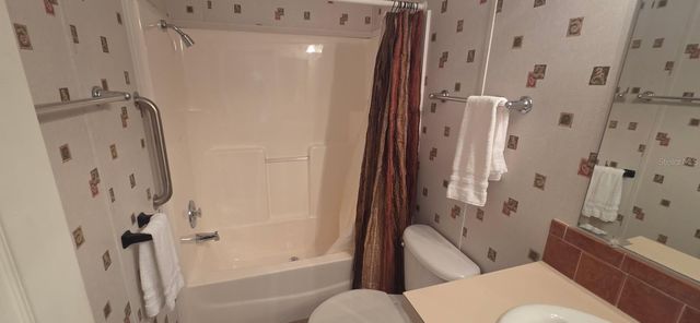 37437 GILL AVENUE, Zephyrhills, FL 33541