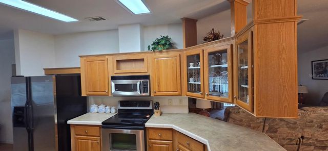 37437 GILL AVENUE, Zephyrhills, FL 33541