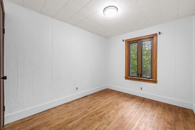 2718 Howell AVENUE, Milwaukee, WI 53207