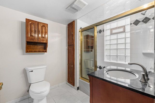 2718 Howell AVENUE, Milwaukee, WI 53207