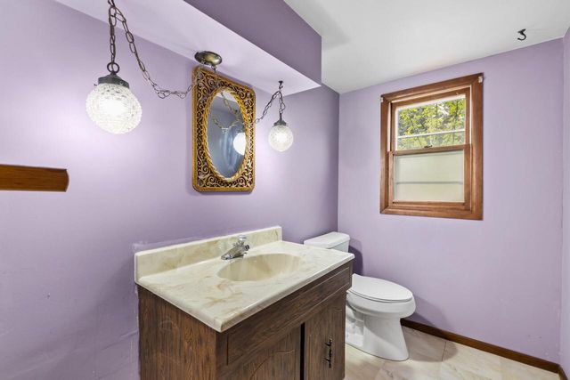 2718 Howell AVENUE, Milwaukee, WI 53207