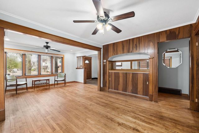 2718 Howell AVENUE, Milwaukee, WI 53207