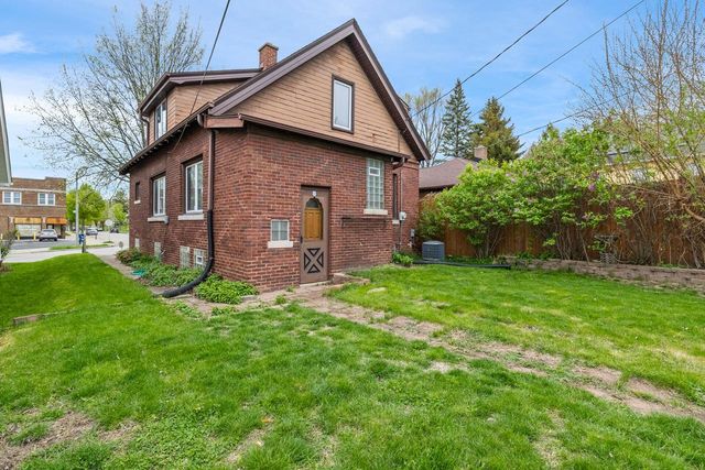2718 Howell AVENUE, Milwaukee, WI 53207