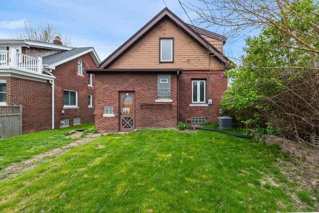 2718 Howell AVENUE, Milwaukee, WI 53207