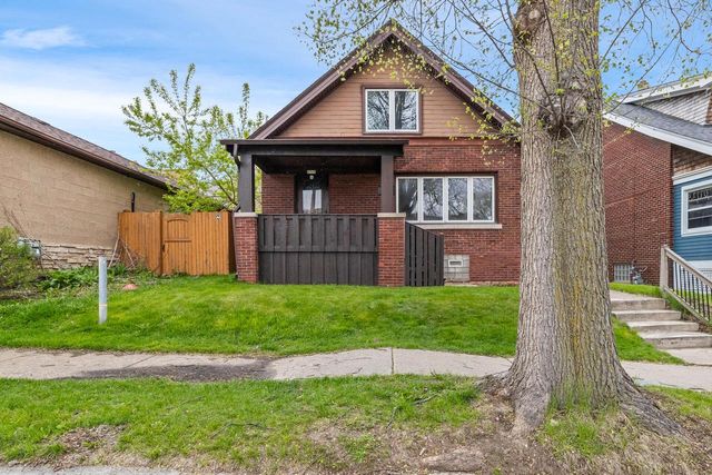 2718 Howell AVENUE, Milwaukee, WI 53207