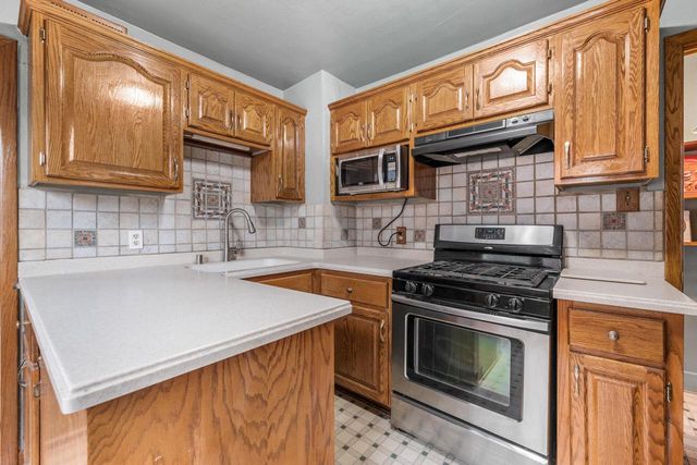 2718 Howell AVENUE, Milwaukee, WI 53207