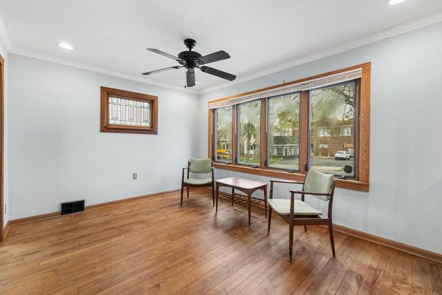 2718 Howell AVENUE, Milwaukee, WI 53207