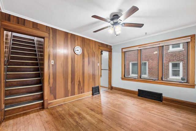 2718 Howell AVENUE, Milwaukee, WI 53207