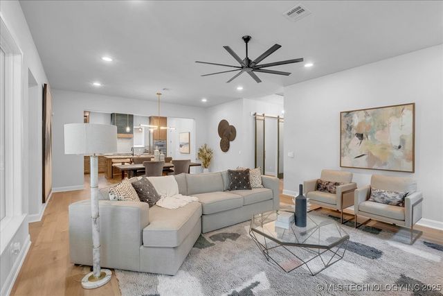 1230 N 71st Place, Broken Arrow, OK 74014