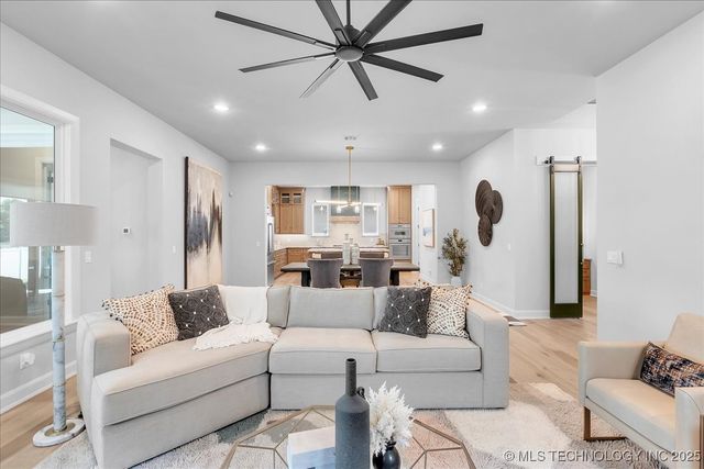 1230 N 71st Place, Broken Arrow, OK 74014