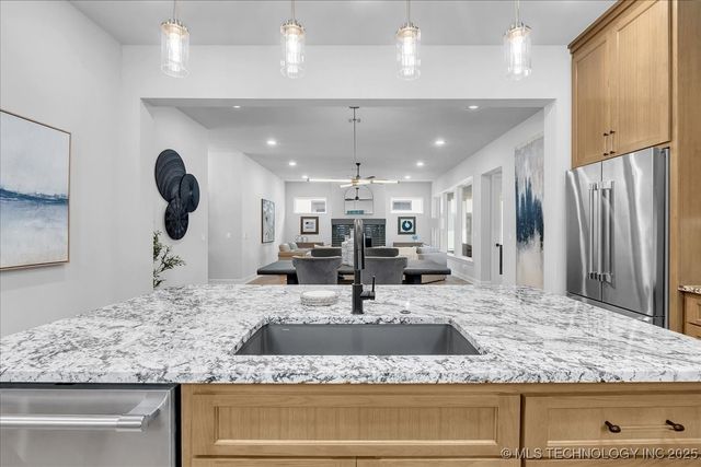 1230 N 71st Place, Broken Arrow, OK 74014