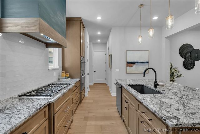 1230 N 71st Place, Broken Arrow, OK 74014