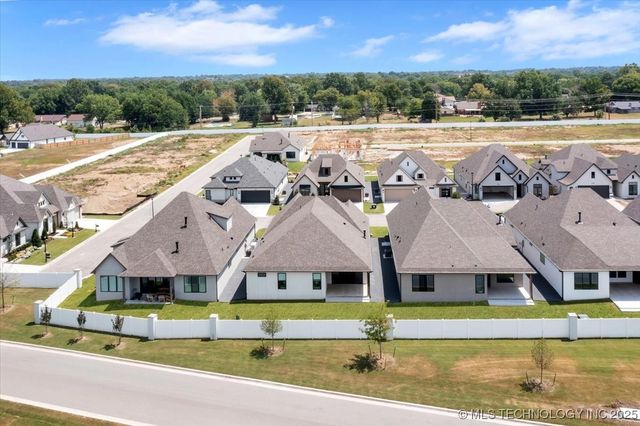 1230 N 71st Place, Broken Arrow, OK 74014