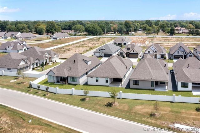 1230 N 71st Place, Broken Arrow, OK 74014