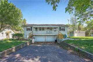 3013 (3015) N 53rd Street, Kansas City, KS 66104