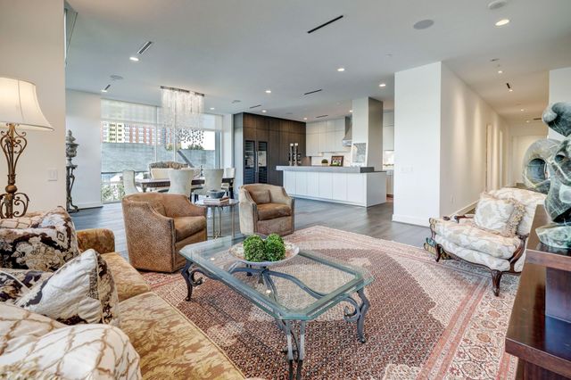 3331 Damico Street 401, Houston, TX 77019