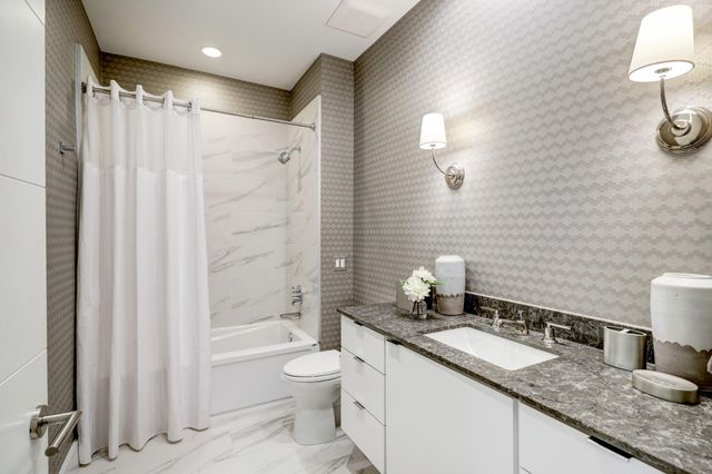 3331 Damico Street 401, Houston, TX 77019