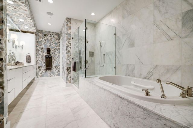 3331 Damico Street 401, Houston, TX 77019