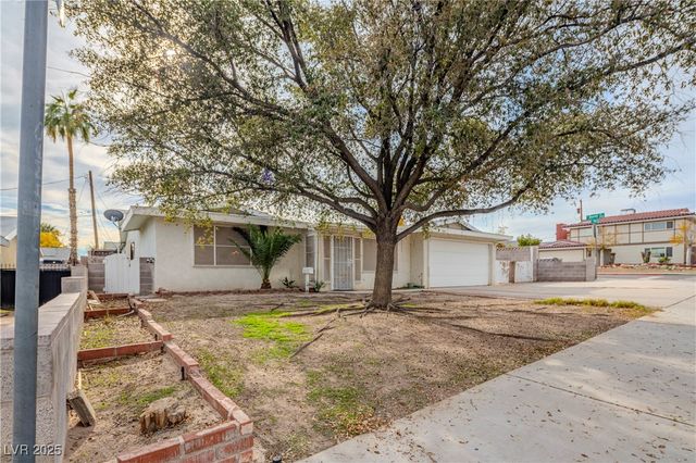 5325 Doe Avenue, Las Vegas, NV 89146