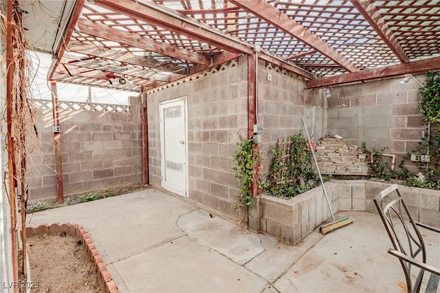 5325 Doe Avenue, Las Vegas, NV 89146