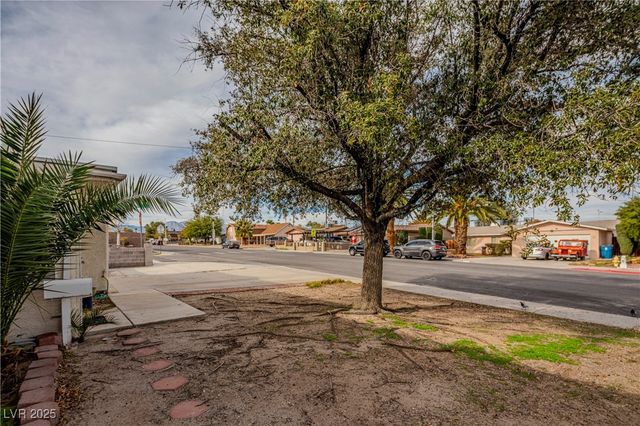 5325 Doe Avenue, Las Vegas, NV 89146