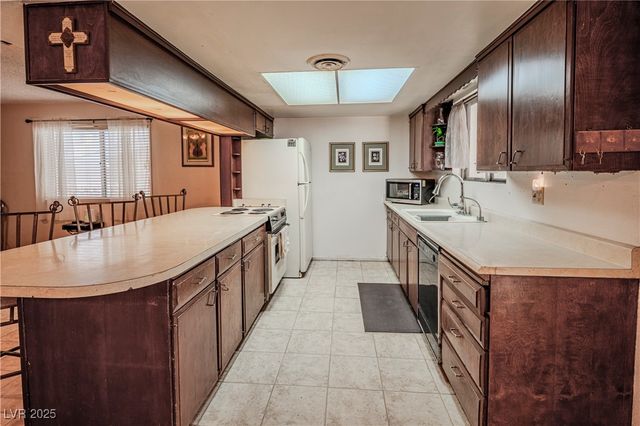 5325 Doe Avenue, Las Vegas, NV 89146