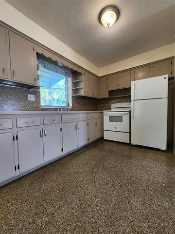 2707-2709 NE 32nd Street, Fort Lauderdale, FL 33306