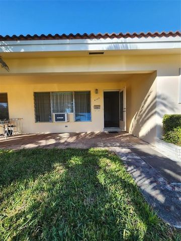 2707-2709 NE 32nd Street, Fort Lauderdale, FL 33306