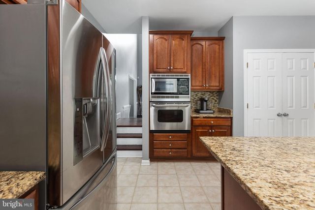 8 SAINT RICHARDS CT, Stafford, VA 22556