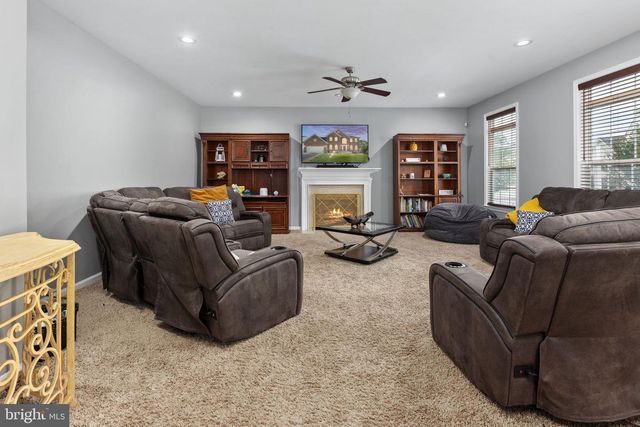 8 SAINT RICHARDS CT, Stafford, VA 22556