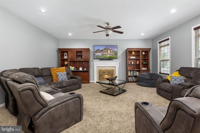 8 SAINT RICHARDS CT, Stafford, VA 22556
